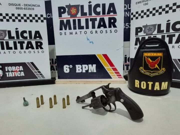 Polícia Militar apreende arma de fogo, motocicletas e conduz três suspeitos em flagrante