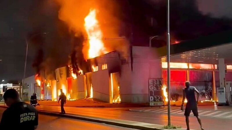 VG decreta calamidade administrativa após incêndio atingir depósito da Educação