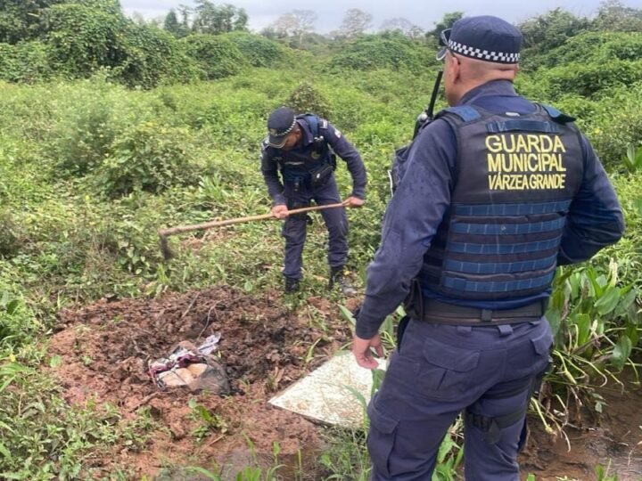 Corpo de homem é encontrado enterrado em área de mata após denúncia em Várzea Grande