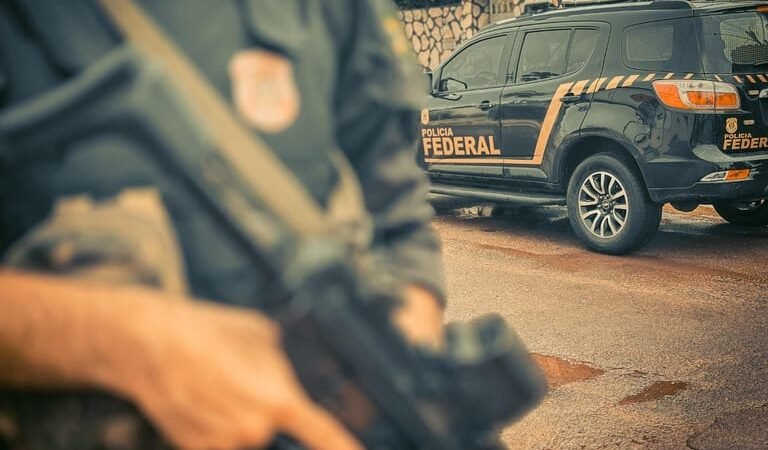 PF cumpre mandados de prisão em MT contra traficantes por transportarem cocaína em avião