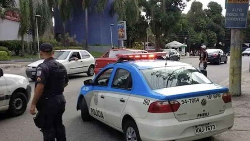 Em cinco dias, dois PMs do Rio morrem com tiros de fuzil na cabeça