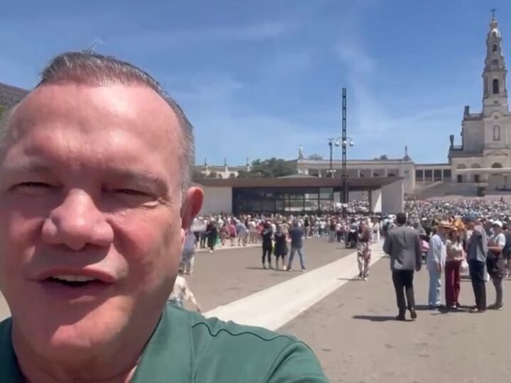 Fagundes desmente viagem para “Gilmarpalozza” e mostra imagens cumprindo promessa à Virgem de Fátima