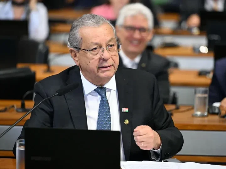 Jayme detona empréstimo de R$ 1,5 bilhão e cobra promessa de 60 mil casas: “Tá mentindo para o povo”