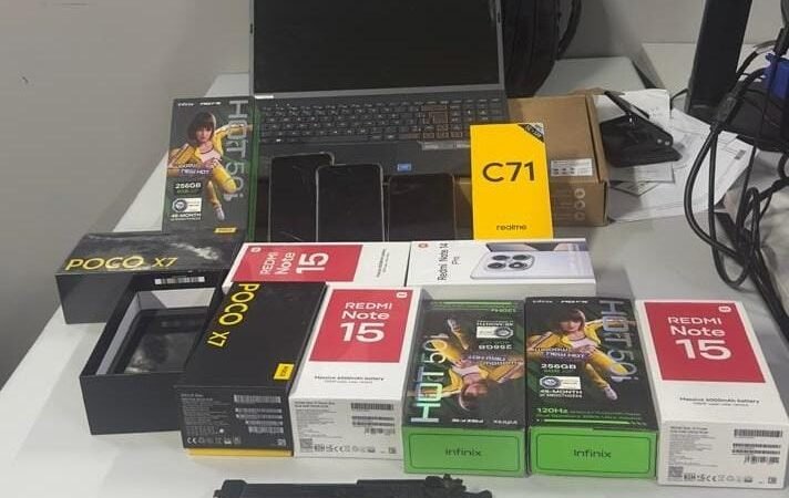 Polícia Civil prende em flagrante ladrão vendendo celulares furtados de loja na Capital