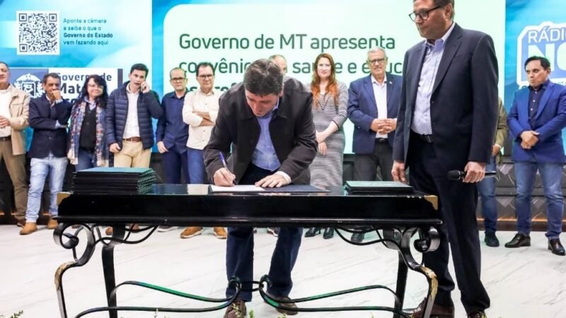 Governo de MT firma convênios com municípios para obras de asfalto, escolas e habitação