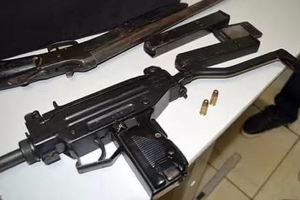 Polícia Federal prende homem com submetralhadora israelense em MT