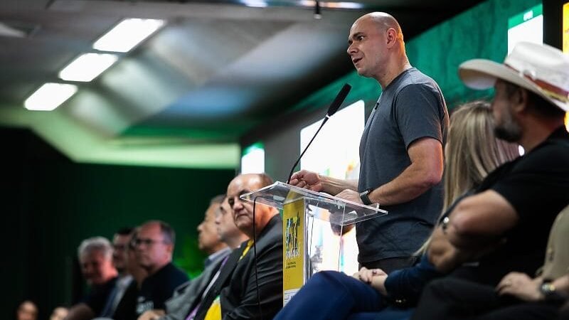 Abilio diz que torce por gol de Neymar para “deixar petista com raiva” na Copa do Mundo