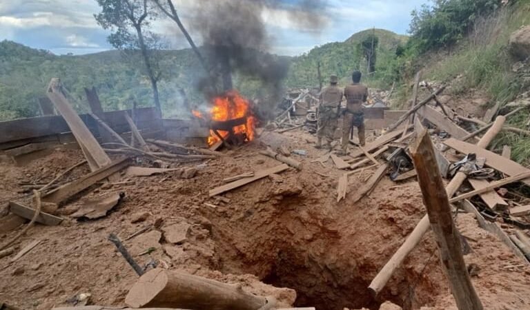 PF destrói bunkers e túneis, e apreende R$ 100 milhões em equipamentos em garimpo ilegal