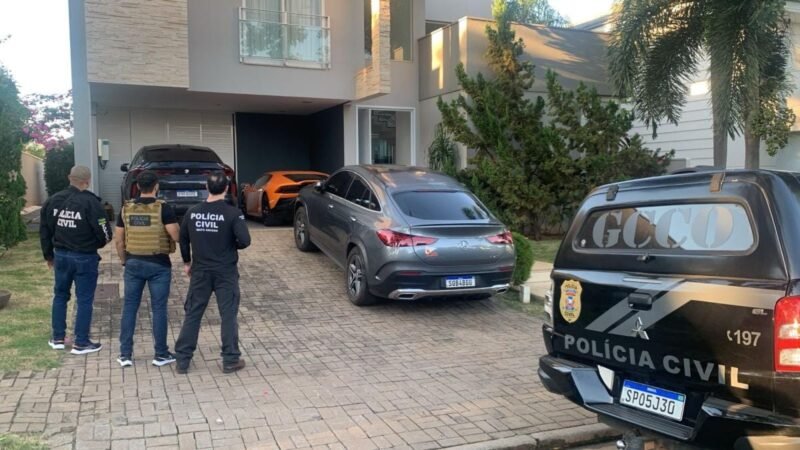 Operação cumpre mandados em Cuiabá e apreende Lamborghini de R$ 3,8 milhões; confira vídeo