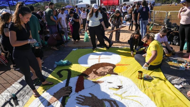 Jovens no DF se unem por tapetes de Corpus Christi e “jejum” de telas