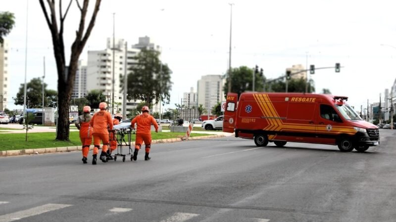 Corpo de Bombeiros socorre mulher que se engasgou ao comer salgado no trabalho