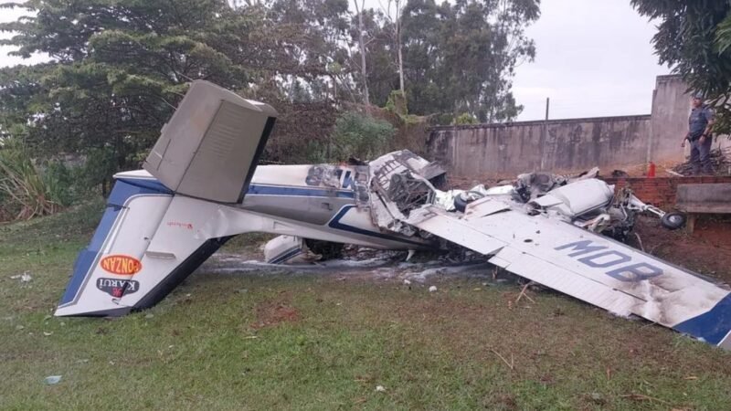 Queda de bimotor deixa dois mortos em Marília, interior de São Paulo