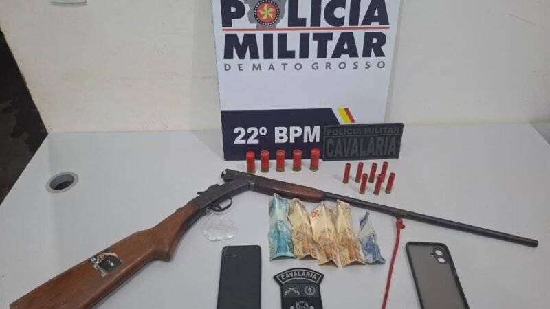 Polícia Militar prende homem com porção de cocaína e espingarda irregular