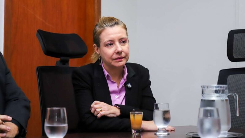 Flávia anuncia demissões para reduzir gastos com folha salarial: “Tenho que enxugar R$ 12 milhões”