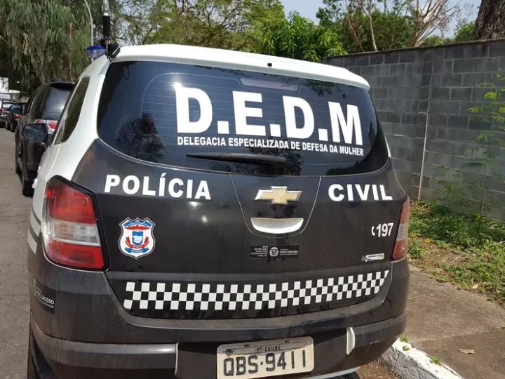 Investigado por descumprir medida protetiva em Cuiabá é preso pela PC em frente de casa