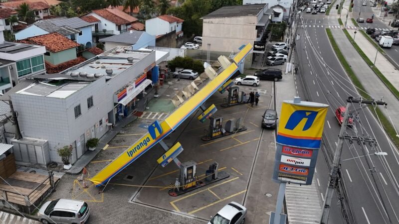 Polícia investiga morte de três eletrocutados após ventania no Rio