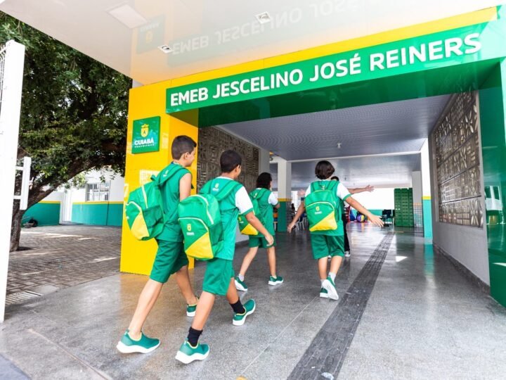 Mais de 60 mil alunos voltam às aulas; veja como evitar congestionamentos