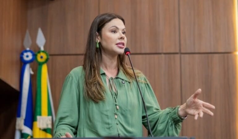 Na tribuna, Michelly Alencar exalta gestão de Jefferson Neves: “Sai pela frente”