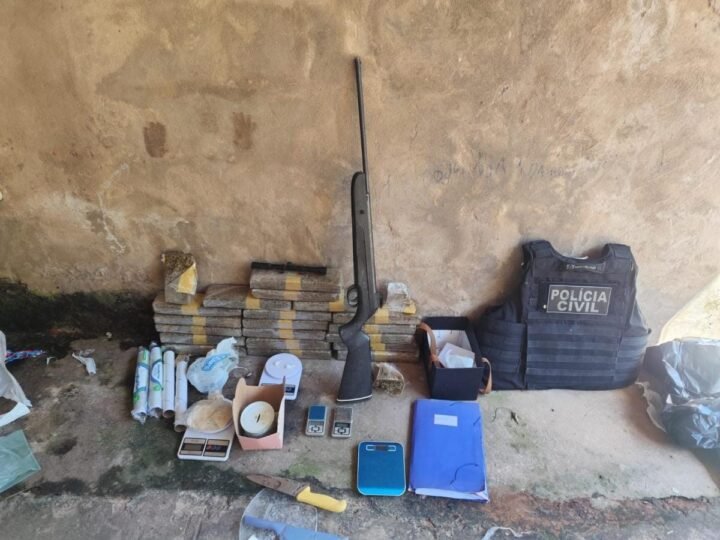 Traficante é preso pela PC em imóvel usado por facção como depósito de drogas e armas