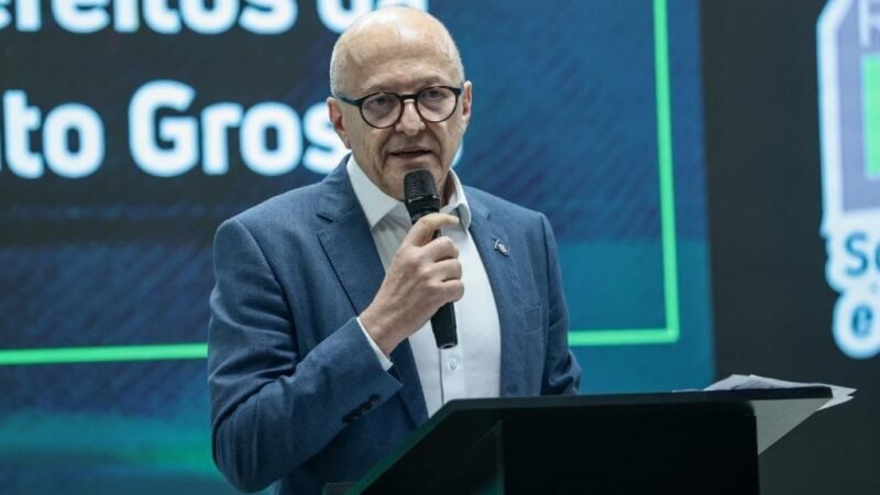 MT assina ordens de serviço para construção de Colégios Estaduais Integrados