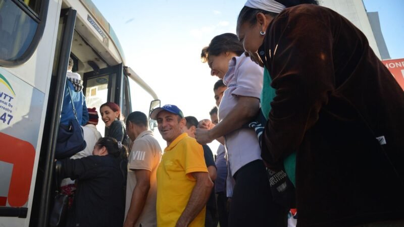Rodoviários do Rio decidem suspender greve e ônibus voltam a circular