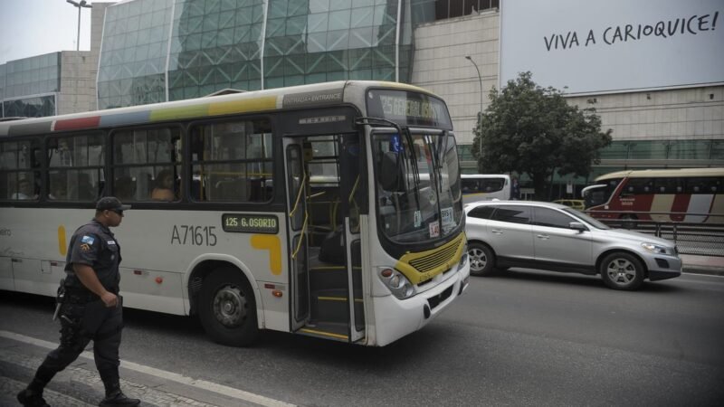 Rodoviários do Rio decidem continuar em estado de greve até amanhã