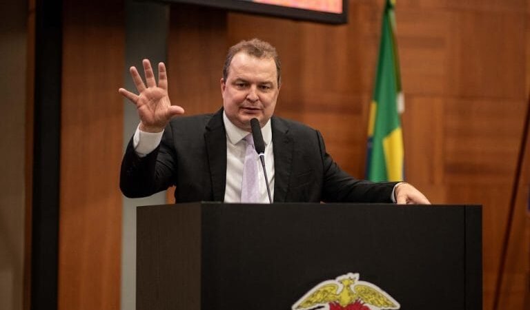 Max garante que ALMT seguirá cobrando conclusão e lamenta sofrimento da população