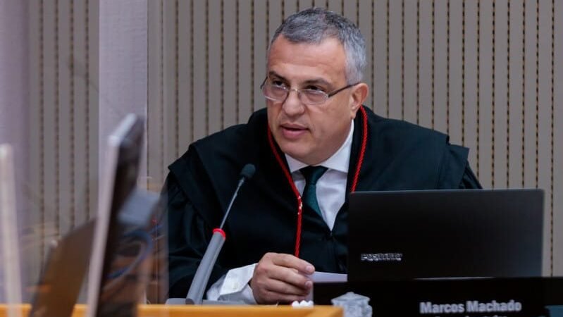 TRE vê tentativa de “mordaça” de senador e mantém post que compara gestões em MT