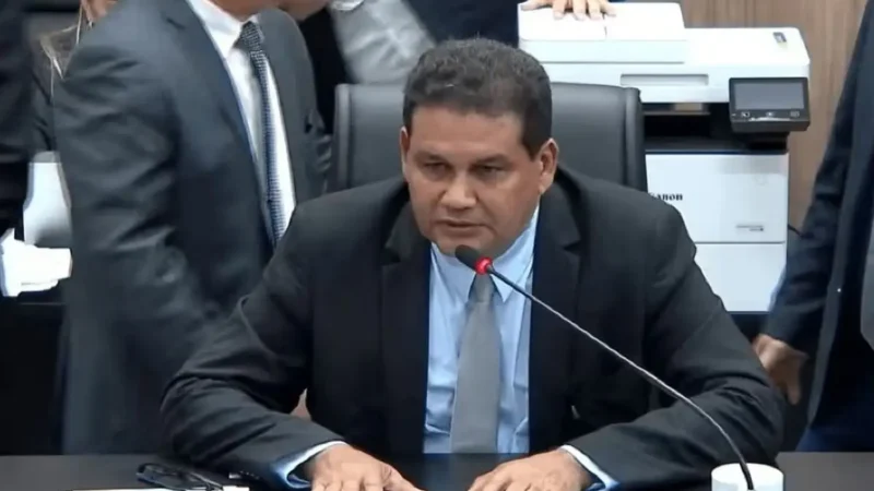 Presidente da Câmara tem 10 dias para explicar demora na abertura de CPI em VG