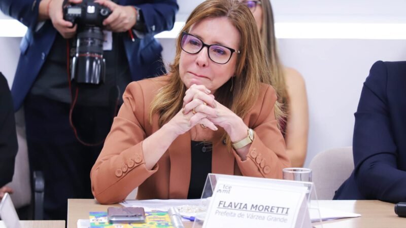 Prefeita se emociona ao revelar colapso financeiro e rombo de R$ 1,2 bilhão com precatórios