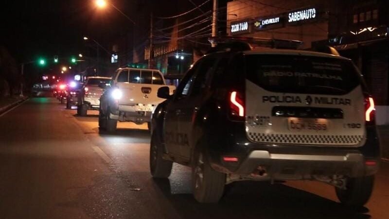 Homem é preso por agredir companheira com tapa no rosto após casal retornar de festa