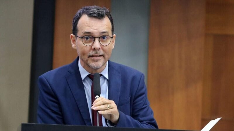 Deputado compara Pivetta com Abilio e vai acionar a Justiça por atraso nas obras do BRT