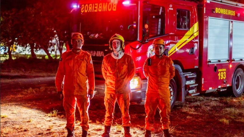 Incêndio atinge área de usina solar nos fundos da Policlínica do Pedra 90, em Cuiabá