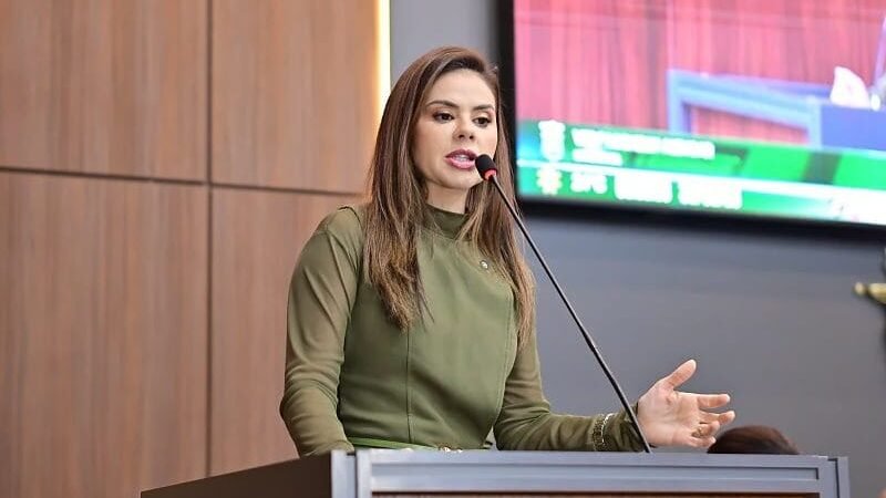 Após esposo deixar Secretaria, vereadora rompe com Abílio e   promete mandato independente