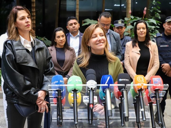 Prefeita diz que busca recursos acima de disputas partidárias e mantém cautela sobre eleição
