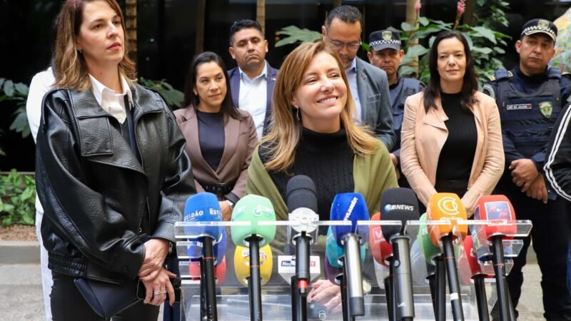 Prefeita diz que busca recursos acima de disputas partidárias e mantém cautela sobre eleição
