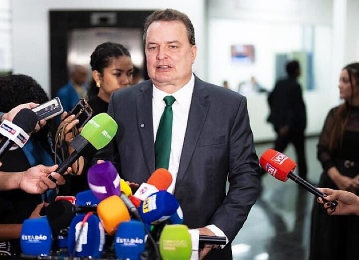 Empréstimo de R$ 1,5 bilhão para 60 mil casas deve ficar para o próximo governador, diz Max