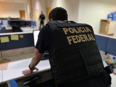 PF de MT cumpre mandado na Bahia contra acusado de armazenar conteúdo sexual