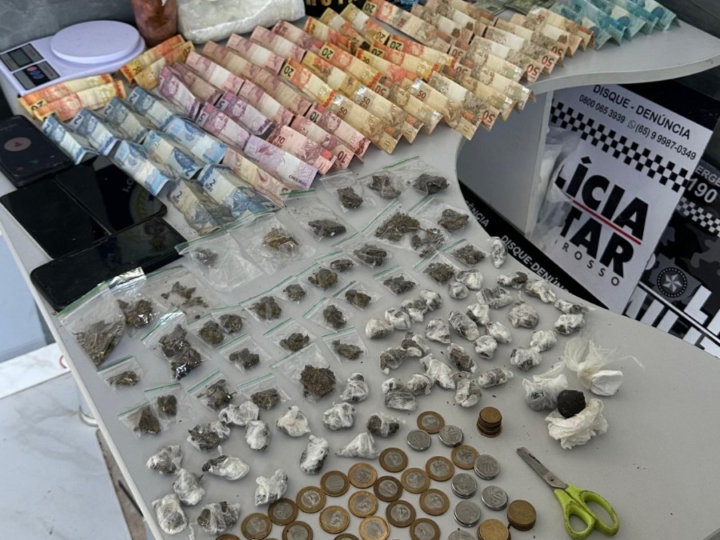 Rotam apreende 85 porções de drogas, apreende R$ 1,8 mil e prende quadrilha por tráfico