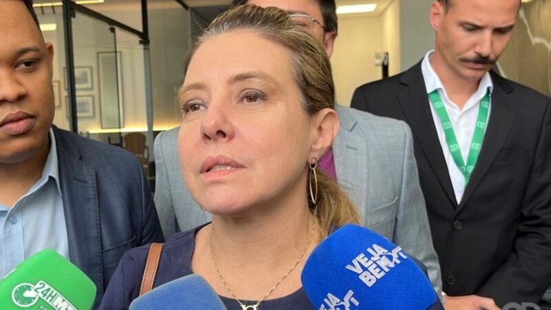Flávia diz que Ananias não ajudou sua gestão: “Isso não teve apoio”
