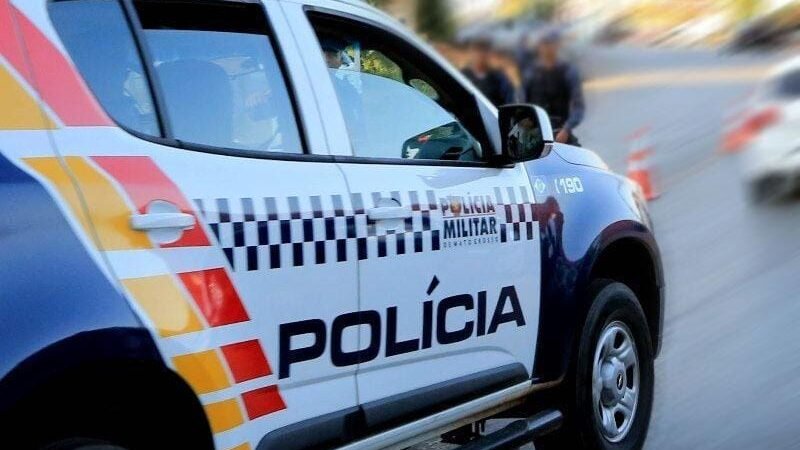 Mulher é presa após esfaquear marido no peito após tarde de bebedeira em Várzea Grande