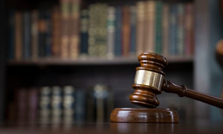 Réu é condenado a 37 anos de prisão por feminicídio tentado e estupro contra esposa na capital