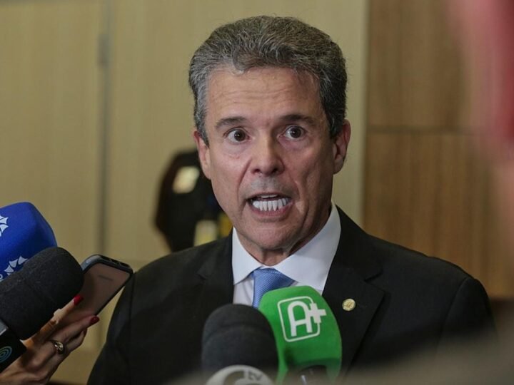 Ministro da Agricultura defende despolitização do agro: “Não é lulista, nem bolsonarista”