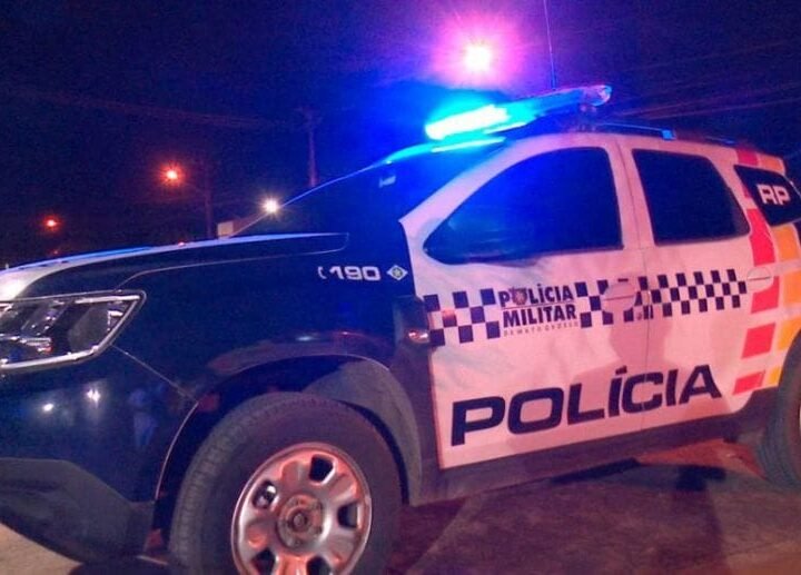 Briga por cadeira termina com homem morto a pauladas em alojamento de fazenda em MT