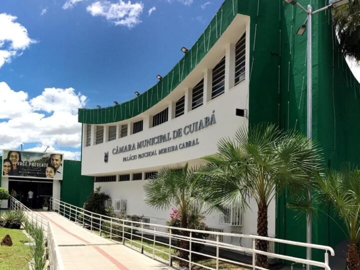 Ação na Justiça tenta barrar pagamento de férias em dinheiro a vereadores de Cuiabá