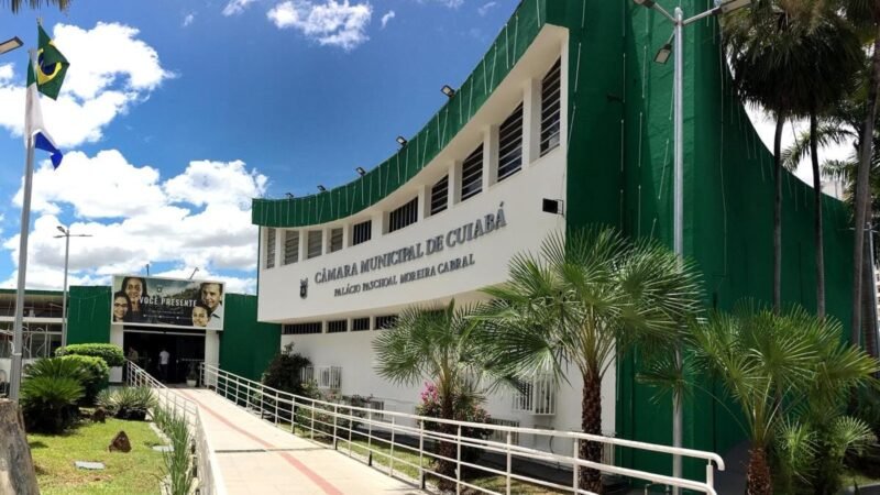 Ação na Justiça tenta barrar pagamento de férias em dinheiro a vereadores de Cuiabá