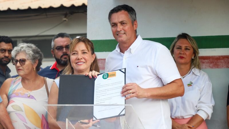 Prefeitura abre investigação contra ex-presidente do DAE após vídeo com maços de dinheiro