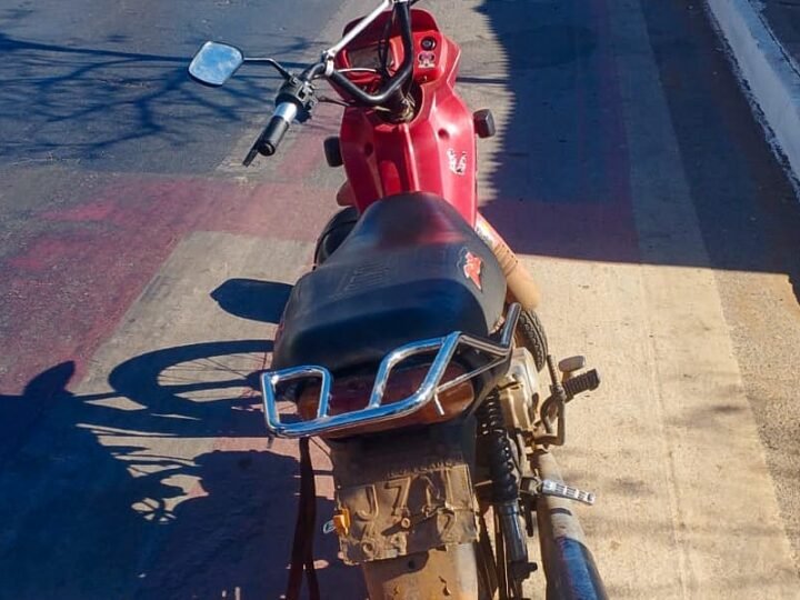 GM prende dois homens em moto com placa adulterada em VG; condutor estava embriagado