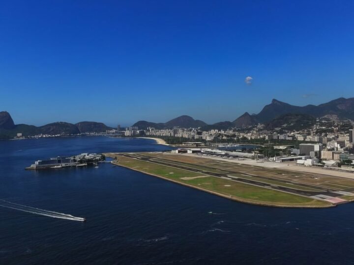 Avião derrapa no Santos Dumont e voos são cancelados