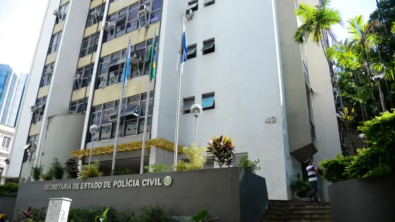 Polícia do Rio faz operações para prender dezenas de integrantes do CV